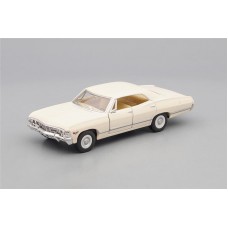 Машинка Kinsmart CHEVROLET Impala (1967), beige